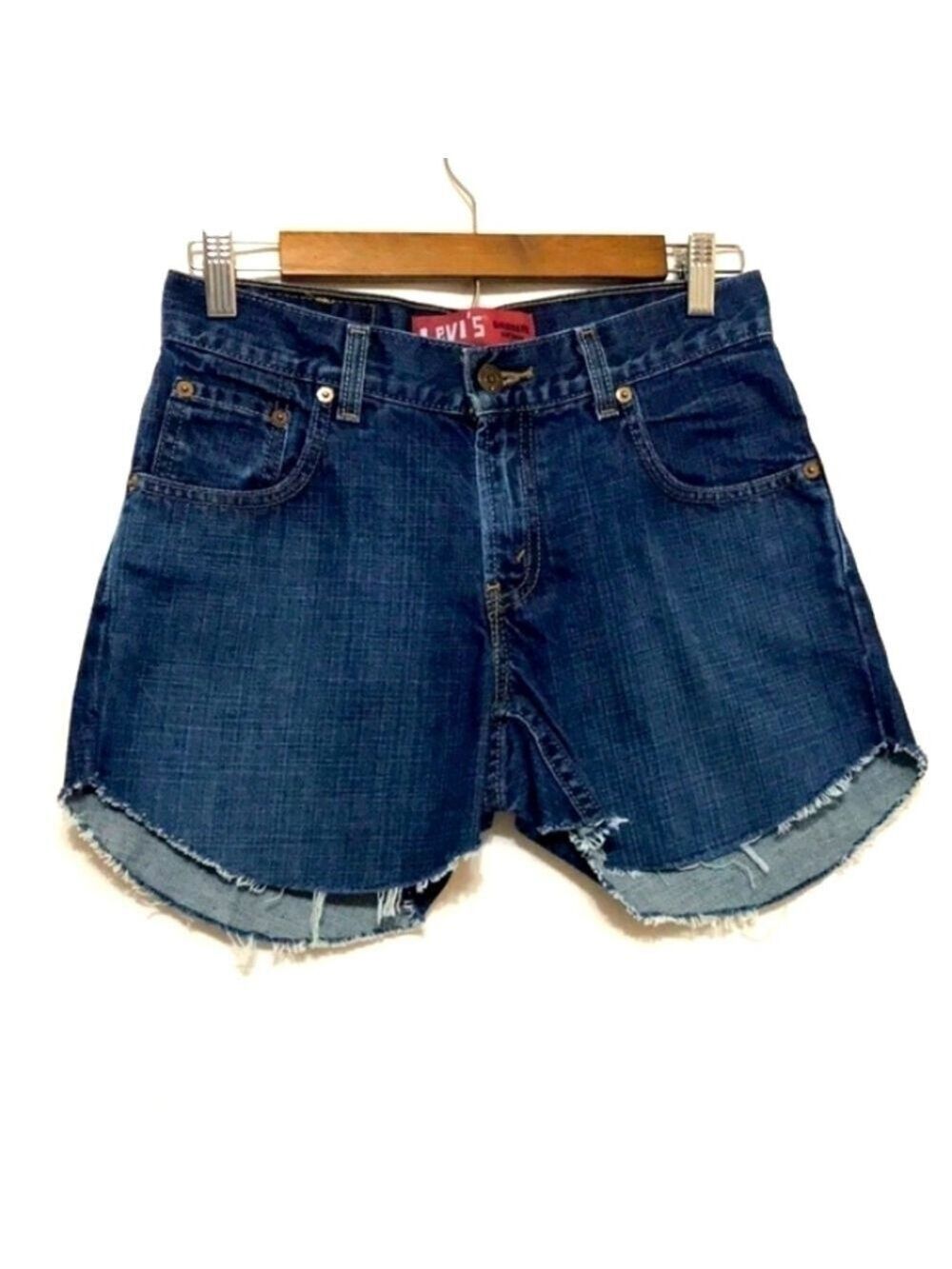 Levi’s 550 curved hem jeans shorts size 28